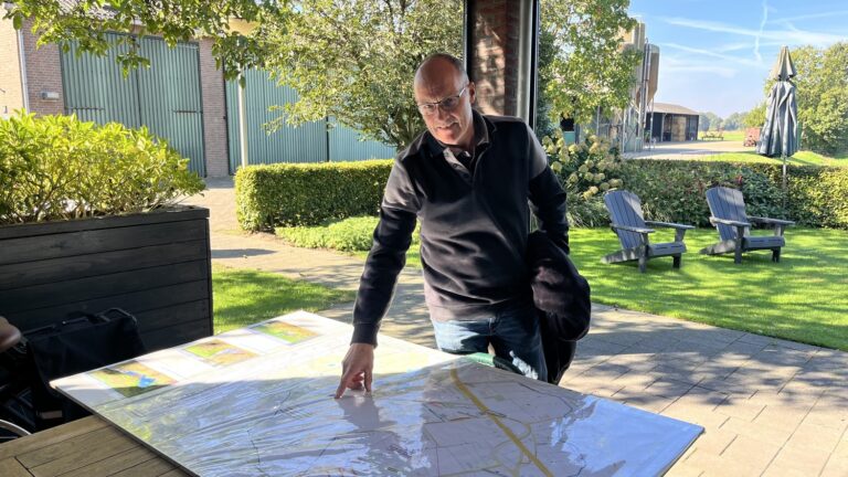 Harrie Maas van Hei, Heg en Hoogeind met een kaart van het miniwaterschap in Heeze-Leende